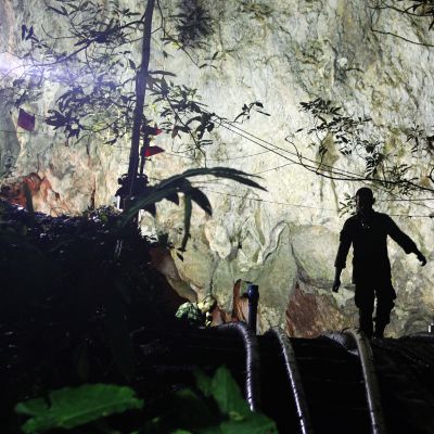 Räddningsarbetare vid Tham Luang-grottan i Thailand
