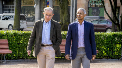 David Klenermann ja Shankar Balasubramanian Esplanadin puistossa.