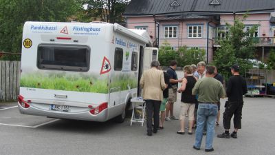 Fästingbussen kom till Ekenäs.