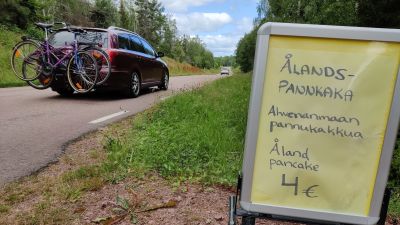 Pannukakkumainos Ahvenanmaalla.