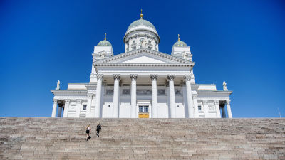Kuvassa on näkymä Helsingin Senaatintorilta 3. kesäkuuta 2020.