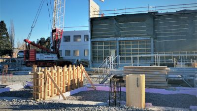 Byggarbetsplats där Sjundeå skolcentrum håller på att byggas.