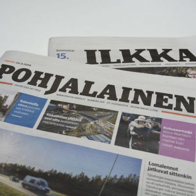 Ett exemplar var av tidningarna Pohjalainen och Ilkka.