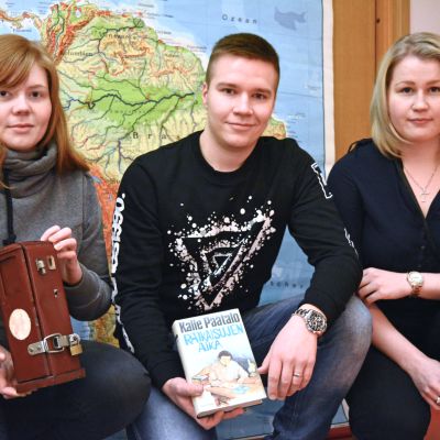 Sarianna Juntunen, Olli Kähkönen ja Tia Lahtinen loivat Kajaaniin oman mysteerihuoneen
