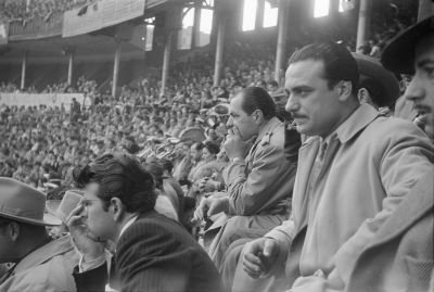 Tjurfäktning på Plaza de Toros Monumental, Gran Via de les Corts Catalanes 749, Barcelona. Publiken på läktaren.