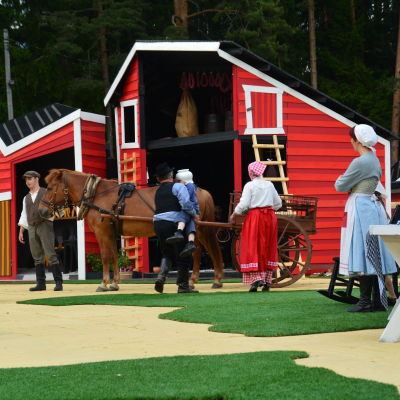Raseborgs sommarteater 2015 hade också en levande häst med.