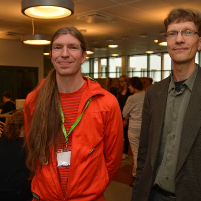 Anders Johansson och Johnny Kronqvist är lärare vid Källhagens skola i Virkby.