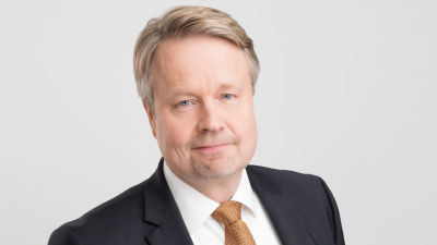 Potrettikuvassa Matti Apunen