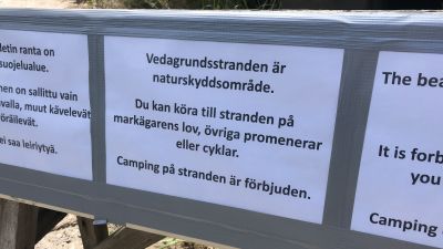 Förbudsskylt i närbild.