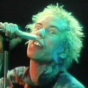 Johnny Rotten tulkitsee herkästi. Esitys nähtiin vuoden 1982 Iltatähdessä.