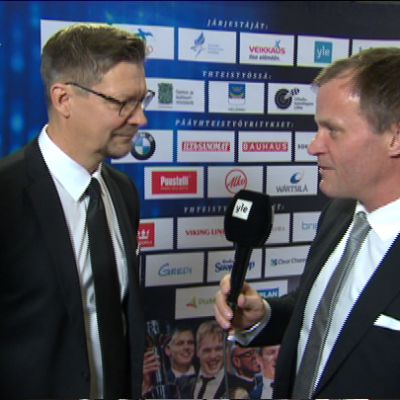 Tommi Mäkinen haastattelee Jukka Jalosta.