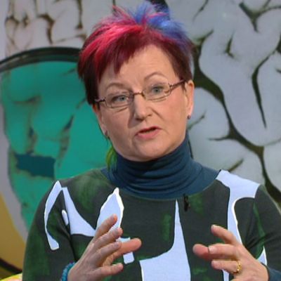 Neurologi Kiti Müller Ylen aamu-tv:ssä