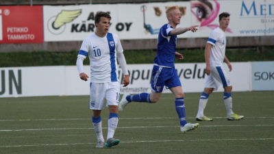 Simon Skrabb med U21-landslaget mot Färöarna 2015.