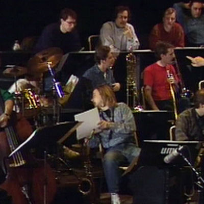 Säveltäjä Henrik Otto Donne ja UMO orkesteriharjoituksissa 1992