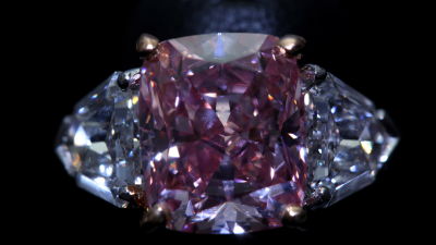 Det tidigare rekordet innehades av diamanten Graff Pink.