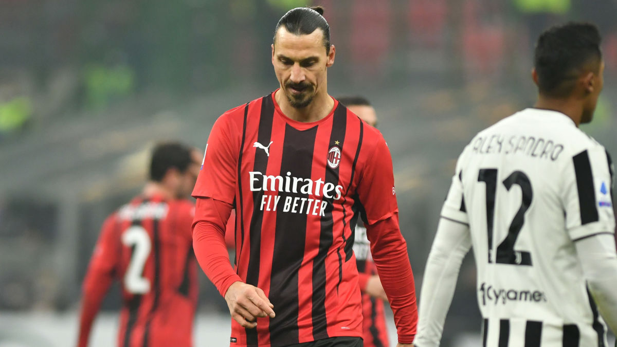Zlatan Ibrahimovic utgick skadad i stormötet – tränaren: "Kände smärta i hälsenan, skyllde på planen"