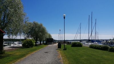 Jordpiren i småbåtshamnen i Ingå.