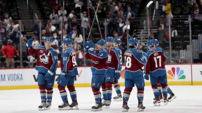 Colorado Avalanche tackar efter första segern mot Vegas.
