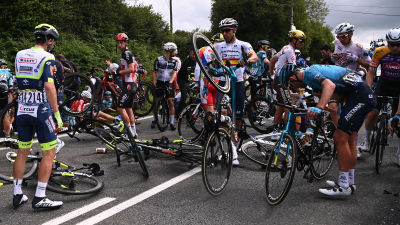 Stor krasch i Tour de France.