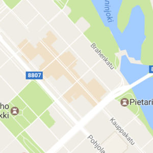 Kuvakaappaus Google Mapsin kartasta: Kajaanin keskustassa osa alueista on beigen värisiä.