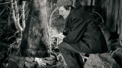 Juha Hurme elokuvassa Salaviinanpolttajat