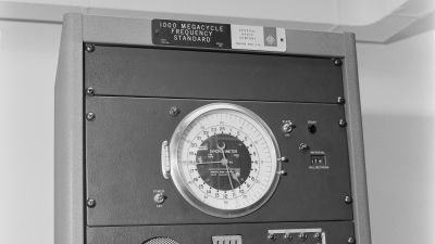 Maskin för tidssignalen, 1963