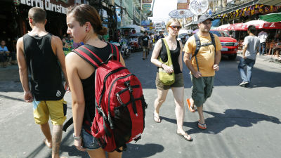 Utländska turister i thailands huvudstad bankok