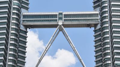 En gångbro förenar tvillingtornen i Kuala Lumpur