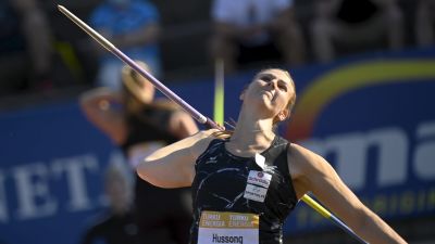 Christin Hussong kastar spjut i Åbo.