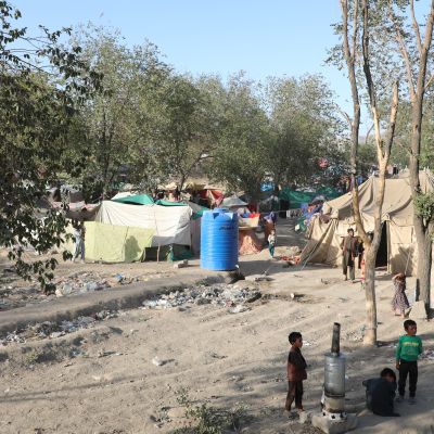 Maan sisäisten pakolaisten leiri Kabulissa Afganistanissa