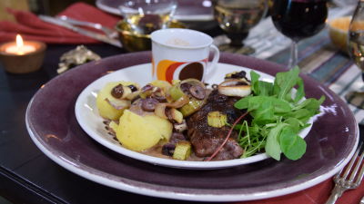 En portion med aroniamarinerade kyckling