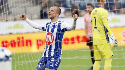 Roope Riski i HJK firar.