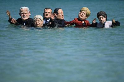 Protester mot G7-mötet i Storbritannien