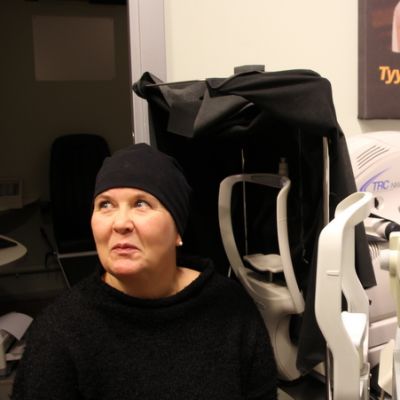 Pia Heinonen ja optikko Päivi Saoud