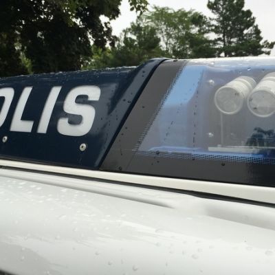 Poliisiauton hälytysvalot.