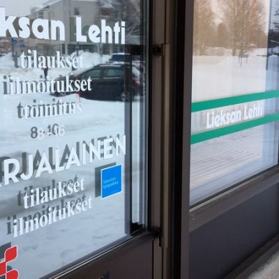 Toimiston ikkuna.