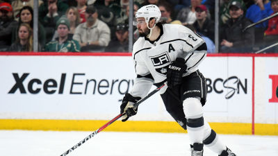 Drew Doughty med pucken