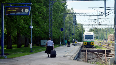 Rälsbussen som går från Karis till Hangö.