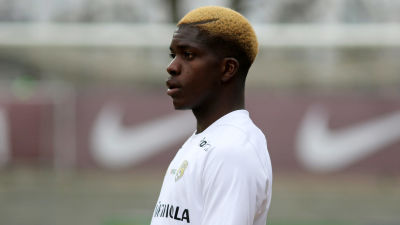 Serge Atakayi i SJK:s tröja.