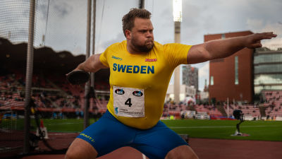 Daniel Ståhl kastar i Sverigekampen.
