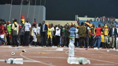 Läktarbråk under de afrikanska mästerskapen, semifinal Ghana-Ekvatorialguinea, 5.2.2015