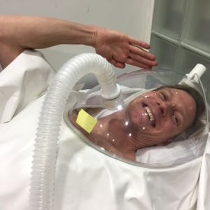 Tero Karhu kylmetyskoneessa.