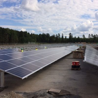 Aurinkosähkökentän ensimmäinen osa otettiin käyttöön 31.7.2017