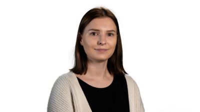 Tintin Råholm ser in i kameran