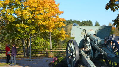 Kanonen under färggranna hösten