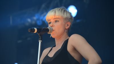 Vem skulle inte älska den härliga Robyn?