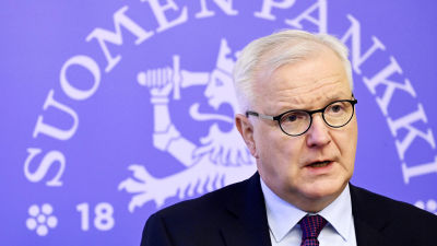 Chefdirektör Olli Rehn på Finlands Bank ser inte att  en höjning av styrräntan skulle vara nära förestående.