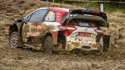 Kalle Rovanperä kör bil i det grekiska rallyt.
