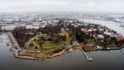 Flygfotografi av Brunnsparken maj, 2021.