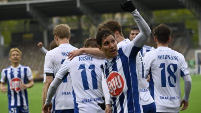 HJK firar efter segern över FC Lahti.